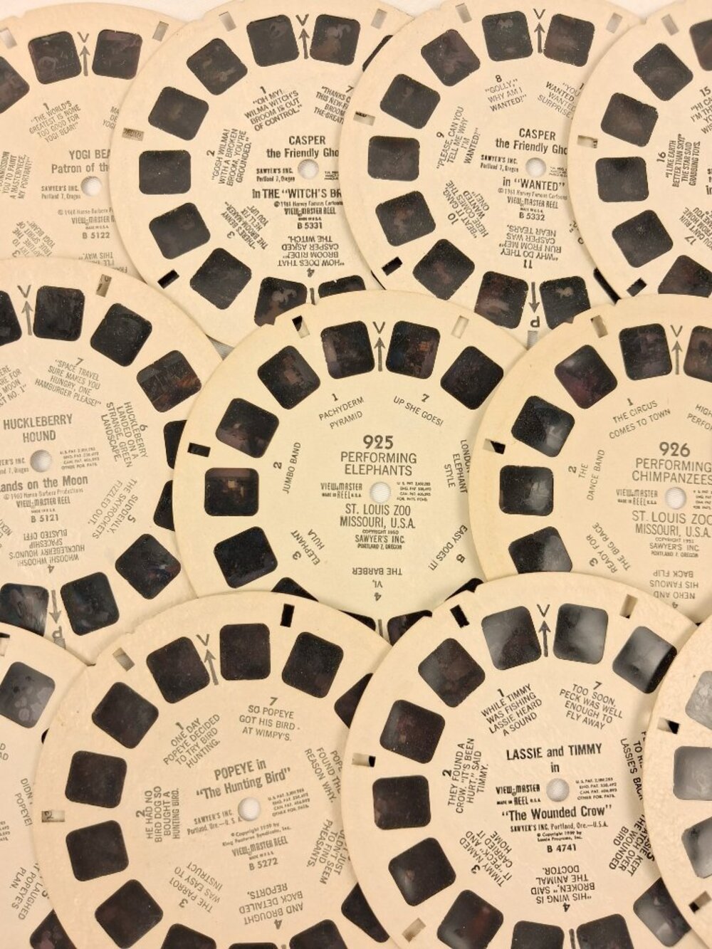 VTG GAF View-Master Red & White 3D Viewer With 14 Classic Reel Discs - Picture 13 of 15